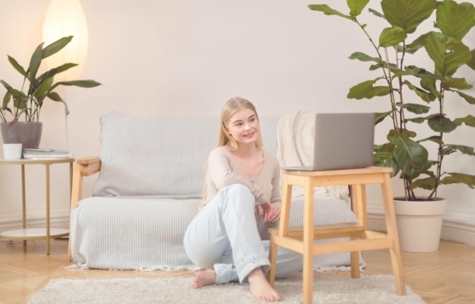 Kalender mit markierten Terminen für finanzielle Überprüfungen